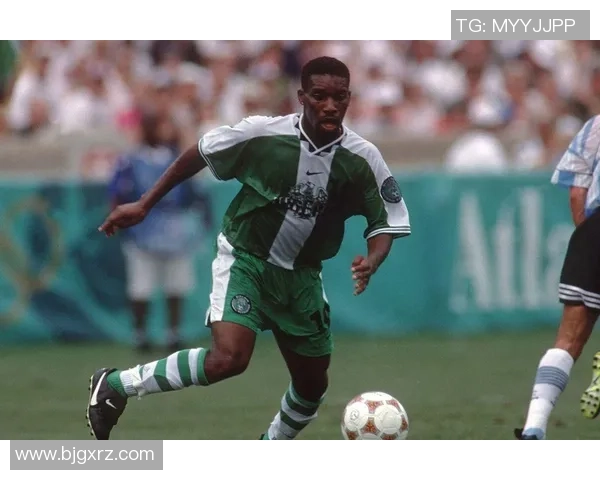 帅气逼人的足球巨星们走红全球引领潮流风尚